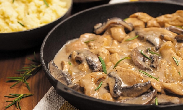 Chicken Stroganoff: A Global Classic with Rich History and Irresistible Flavor